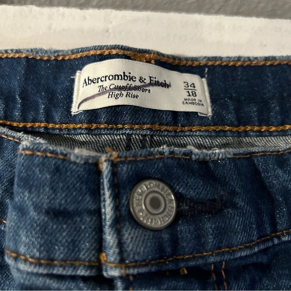 ABERCROMBIE & FITCH High Rise Mom Denim Raw Hem Shorts Size 34/18 Baddie Short - Picture 5 of 11